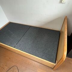 【無償でお譲りします】木製ベッドフレームの画像