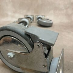 車輪 4個 台車などに 中古品 キャスター 丈夫 大きめ ストッパー付きの画像