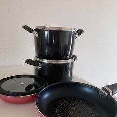 【キッチン用品まとめ売り】ガラス保存容器、ボウル、ざる、鍋、マグカップ、コップなどの画像