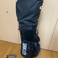 ゴルフクラブバッグ　オークリー　クラブ等いろいろセット
の画像