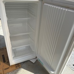 【梅田付近/冷凍庫100L/状態良/配達可】の画像