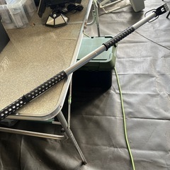 未使用です。クルマ用突っ張り棒の画像