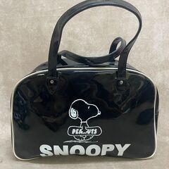 スヌーピー ボストンバッグ エナメルバッグ スポーツバッグ 中古品 鞄 かばん カバン 黒色 SNOOPY の画像