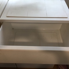 タンス（プラスチック）の画像