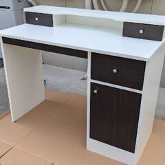 値下げしました　ニトリ デスクリエリサ 100 DBR/WHの画像
