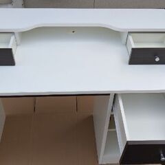 値下げしました　ニトリ デスクリエリサ 100 DBR/WHの画像