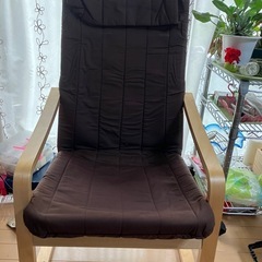 肘掛け付きゆったりチェアの画像