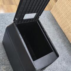 車用ゴミ箱の画像
