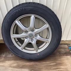 　2023年製　ホイール付きスタッドレス 215/60R16 ヨコハマ　アイスガード6の画像