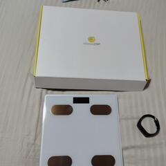 CHOCOZAP体重計とスマート腕掛けの画像