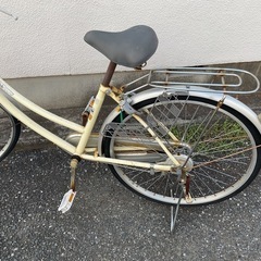 中古 自転車 26インチ クリーム色の画像