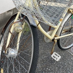 中古 自転車 26インチ クリーム色の画像