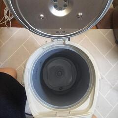 電気ポットの画像