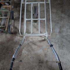 コンテナカー　一輪車　台車の画像