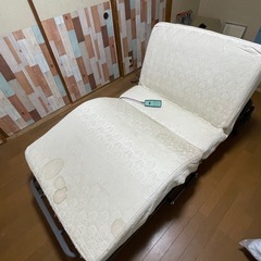 折りたたみ　電動リクライニングベッドの画像