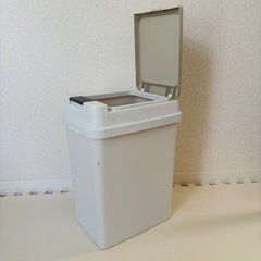 ゴミ箱②の画像
