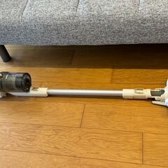 コードレス掃除機／スティッククリーナー（アイリスオーヤマ）静電モップ・スタンド付きの画像