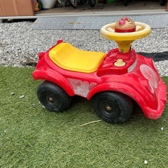 子供用足蹴り車の画像