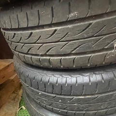 スズキ純正15インチアルミホイール付夏タイヤ、165/60R15の画像