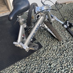 折り畳み自転車の画像