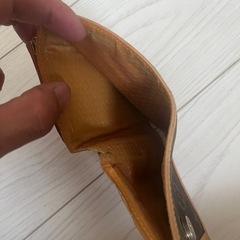 二つ折財布の画像