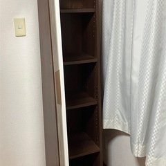 ミラー付きラック　本棚の画像