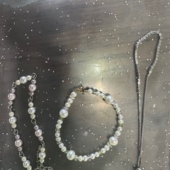 ピアス、ブレスレットまとめての画像