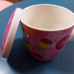 お話中！！未使用✨️蓋つきデザート柄マグカップの画像