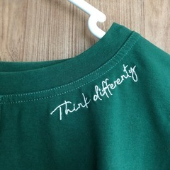 Think different 緑 半袖シャツの画像