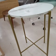リユースのサカイ栃木店★ジモティ割あり★  デスク 大理石調デザイン W42×D42×H64 クリーニング済み TC10203の画像