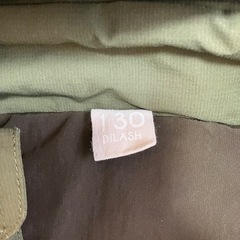 DILASHカーキのジャンパーの画像