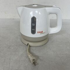 ティファール 電気ケトル BF805 0.8L 1250W 白色 動作確認済 電気湯沸器 T-fal APRECIA キッチン家電 湯沸かし ⑤ Y2073の画像