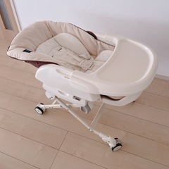 コンビ　ネムリラおやすみ＆チェア/テーブル付ベビーチェア 手動式ハイローチェアの画像