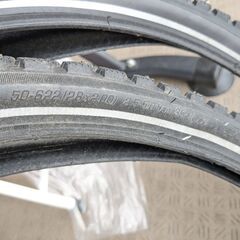 ロードバイク用　スパイクタイヤ　SCHWALBE マラソンウィンター　の画像