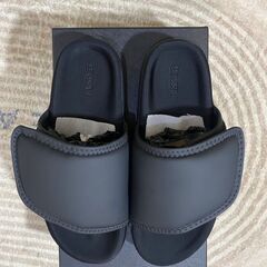 Yeezy season7 slipper メンズ サンダルの画像
