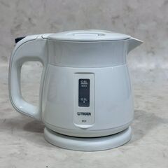 A7675【お買い得商品‼】 TIGER タイガー 2014年製 電気ケトル 電気ポット ポット PCF-A060の画像