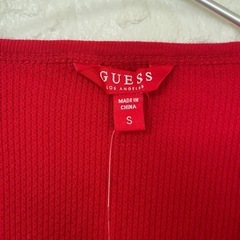 Guess 赤 スパンコール付き長袖Tシャツ Sサイズ 未使用タグ付の画像