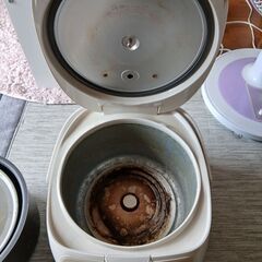 炊飯器　2013年製の画像