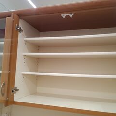 リユースのサカイ栃木店★ジモティ割あり★ 松田家具 食器棚 ライトブラウン W118×D40×H202 クリーニング済み TC10208の画像