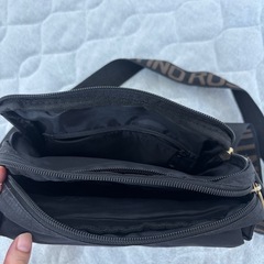 VALENTINO ROSSA ブラック ショルダーバッグの画像