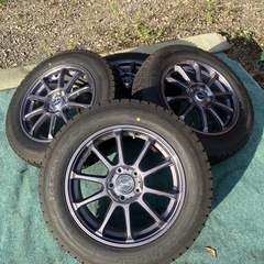 美品　冬タイヤ　アルミホイル付　225/60R17 GoodYear 2023年式の画像