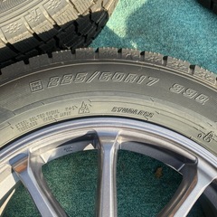 美品　冬タイヤ　アルミホイル付　225/60R17 GoodYear 2023年式の画像