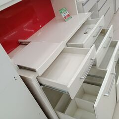 リユースのサカイ栃木店★ジモティ割あり★  食器棚 ホワイト×レッド W120.5×D56×H206 クリーニング済み TC10209の画像