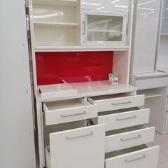 リユースのサカイ栃木店★ジモティ割あり★  食器棚 ホワイト×レッド W120.5×D56×H206 クリーニング済み TC10209の画像