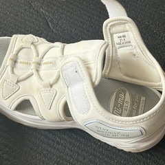 21センチ　白　サンダル　ni-maの画像