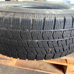 [取引中]BS VRX2 195/65r16 20年46~49週製造　スタッドレスの画像