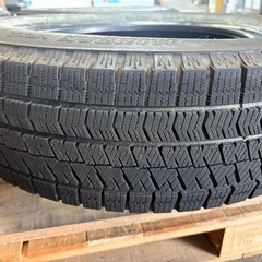 [取引中]BS VRX2 195/65r16 20年46~49週製造　スタッドレスの画像
