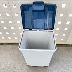 プラスチック製の収納ボックスをもらってくださいの画像