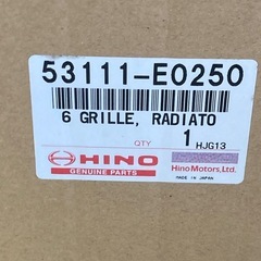 日野純正メッキグリルの画像