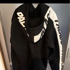 palace パーカーの画像